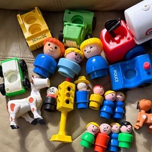 Vintage fisher-Price little people adults, kids animals cars stoplight